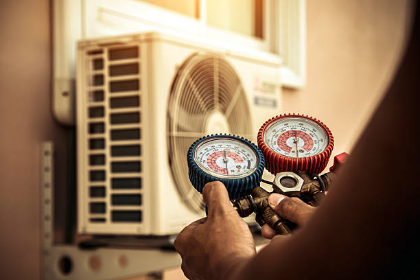 Professional Hvac Installation technician working in Foothill Ranch, CA